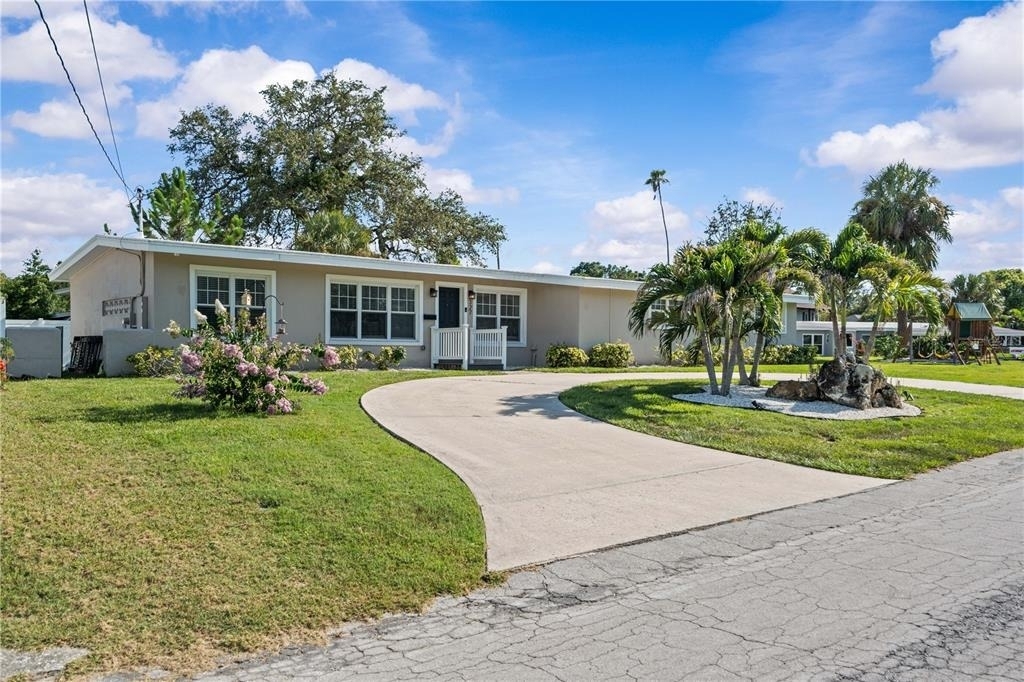 327 Sunny Lane - Photo 32