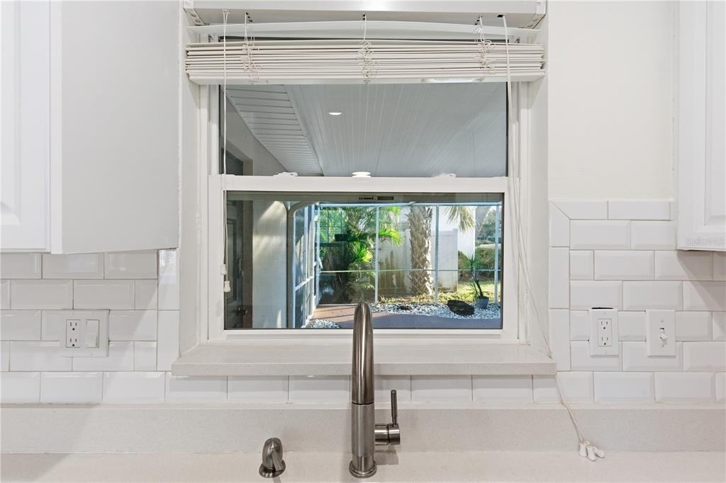 327 Sunny Lane - Photo 6