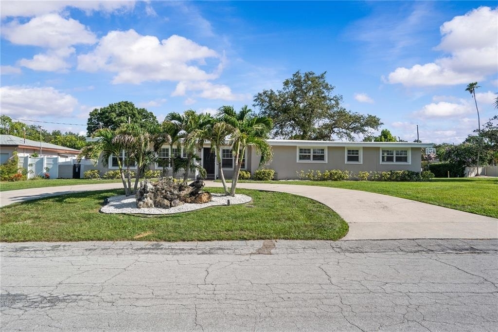 327 Sunny Lane - Photo 31