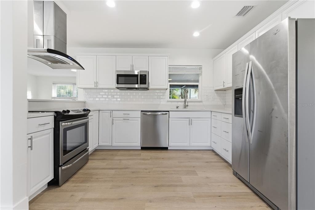 327 Sunny Lane - Photo 3