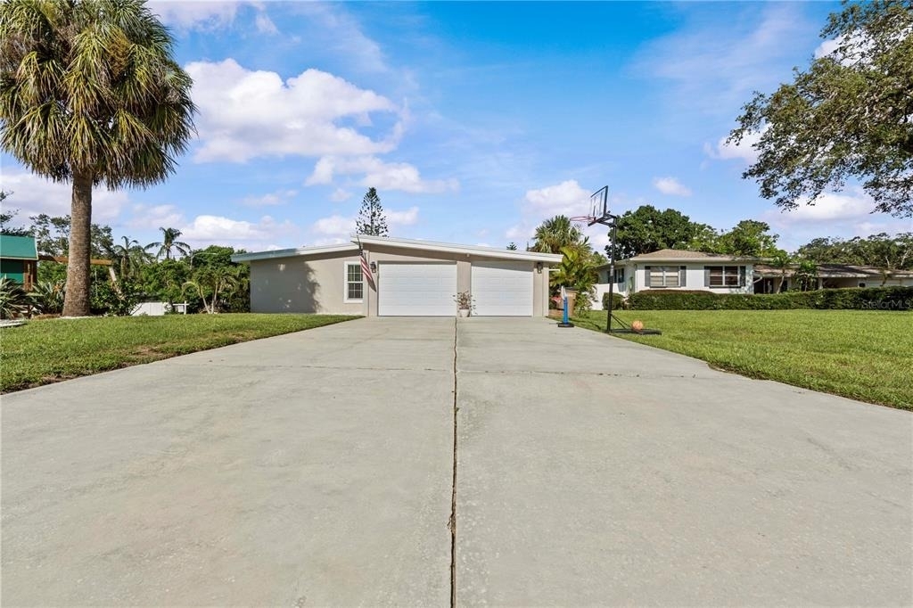 327 Sunny Lane - Photo 35