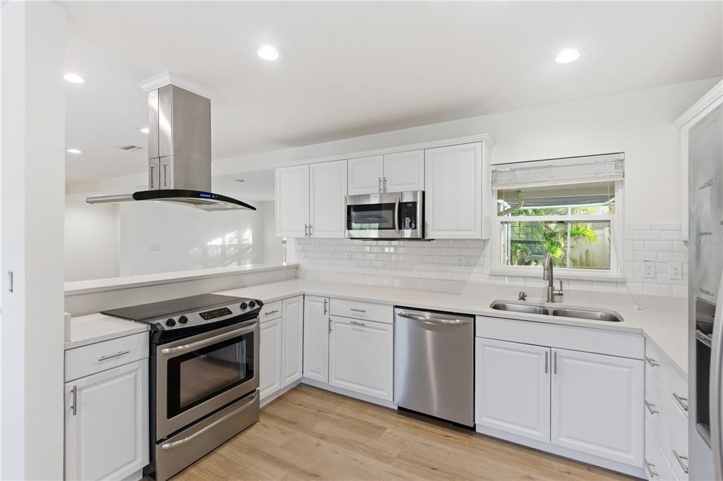327 Sunny Lane - Photo 4