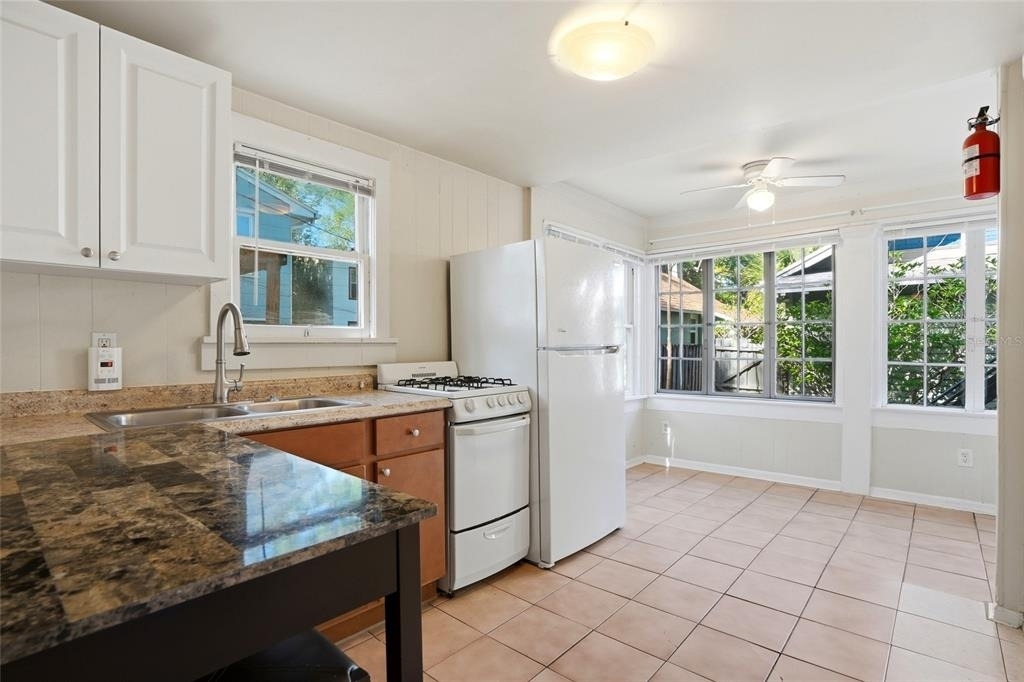 725 8th Street N - Photo 2