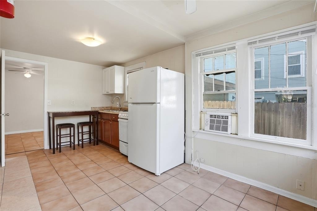725 8th Street N - Photo 5