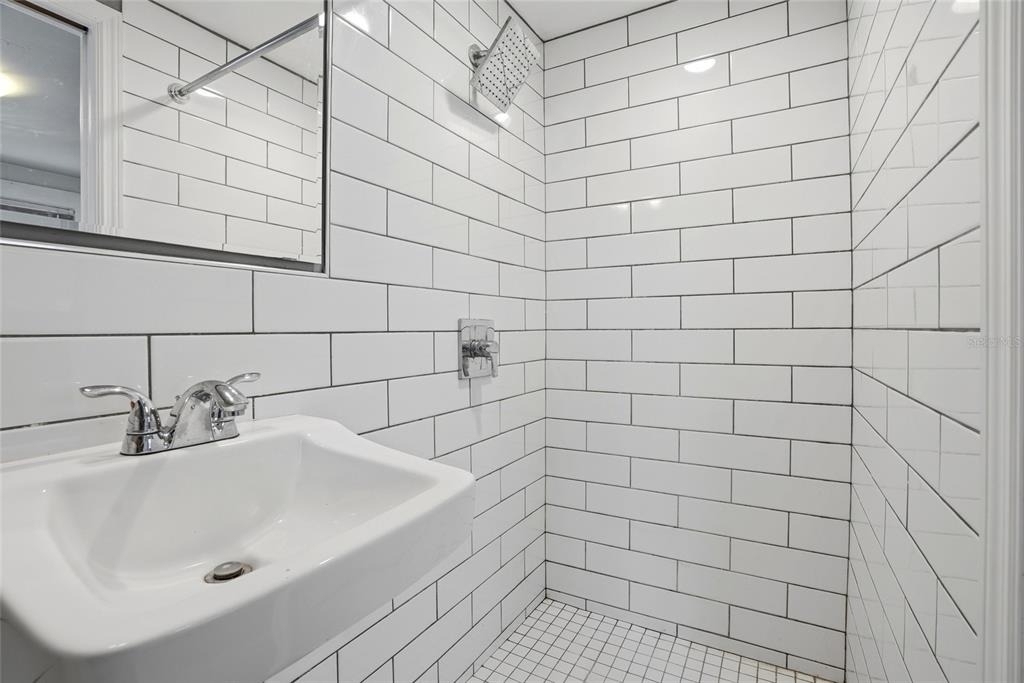 725 8th Street N - Photo 14