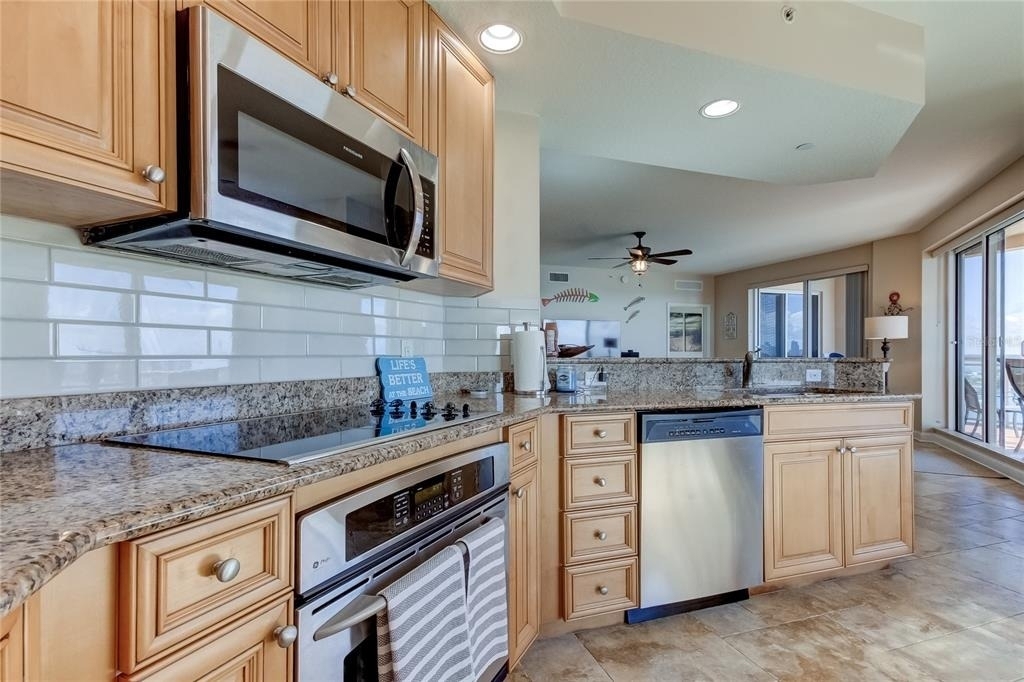 521 Mandalay Avenue - Photo 13