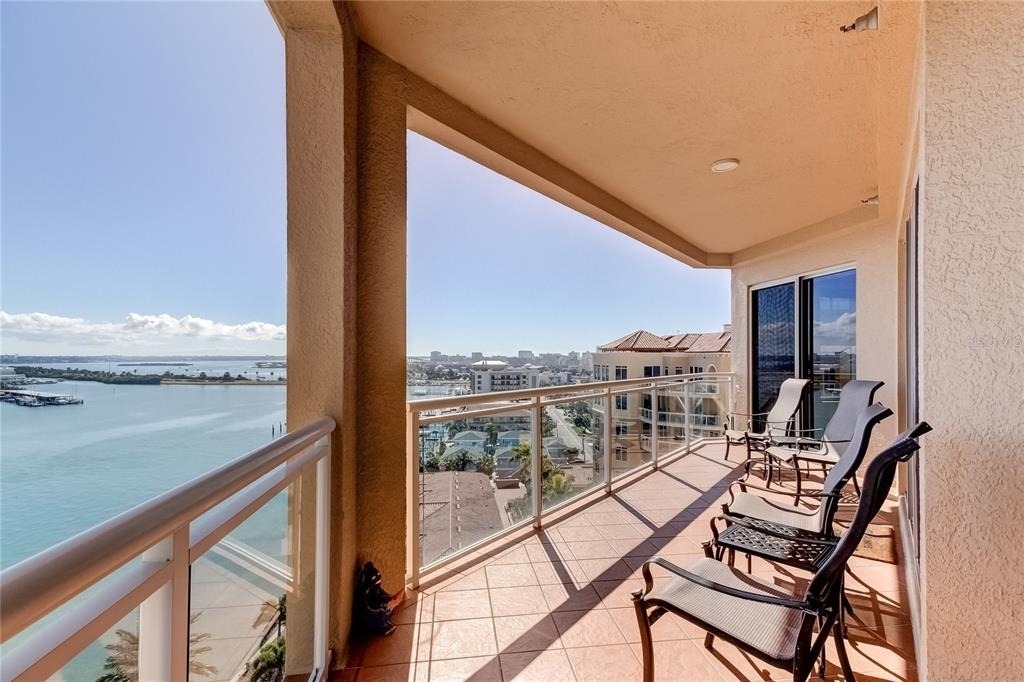 521 Mandalay Avenue - Photo 24