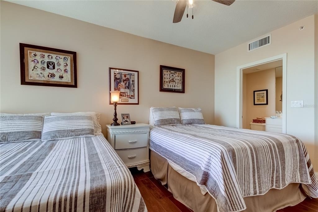 521 Mandalay Avenue - Photo 6