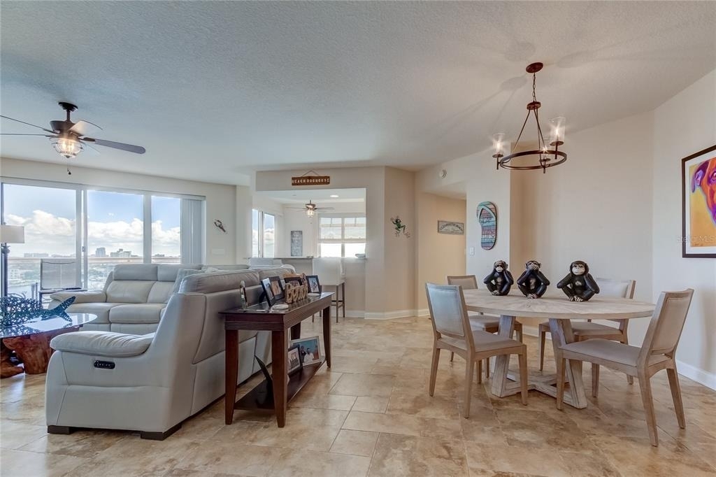521 Mandalay Avenue - Photo 5
