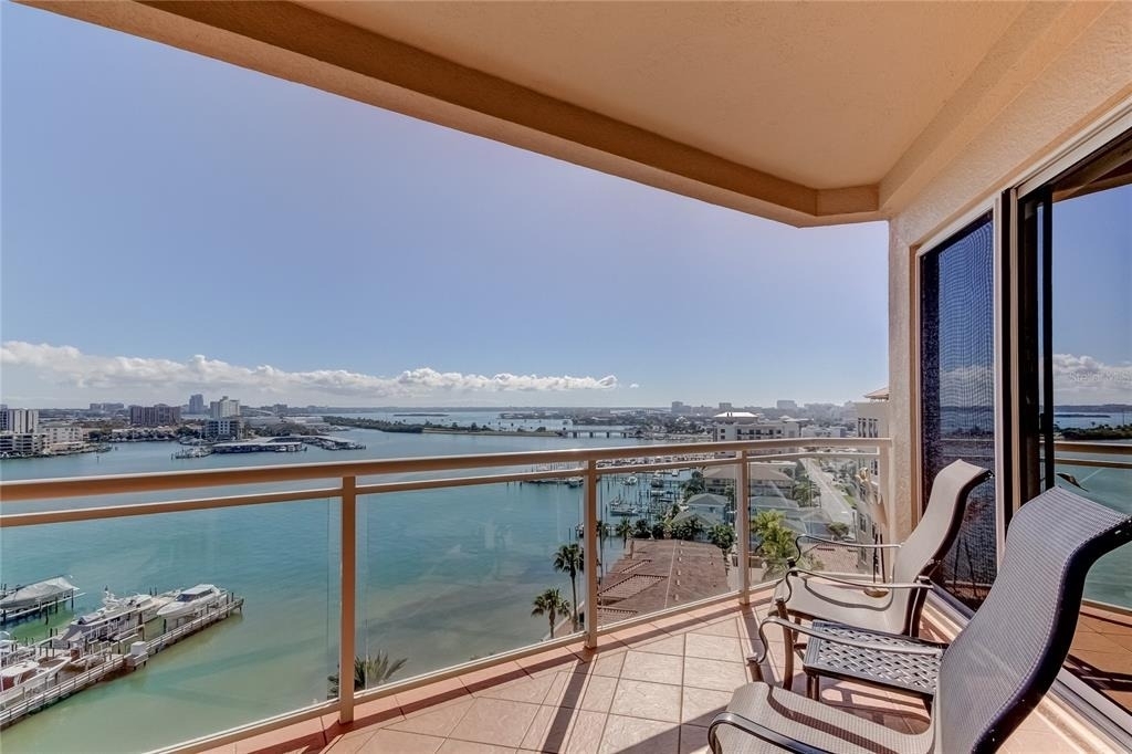 521 Mandalay Avenue - Photo 16
