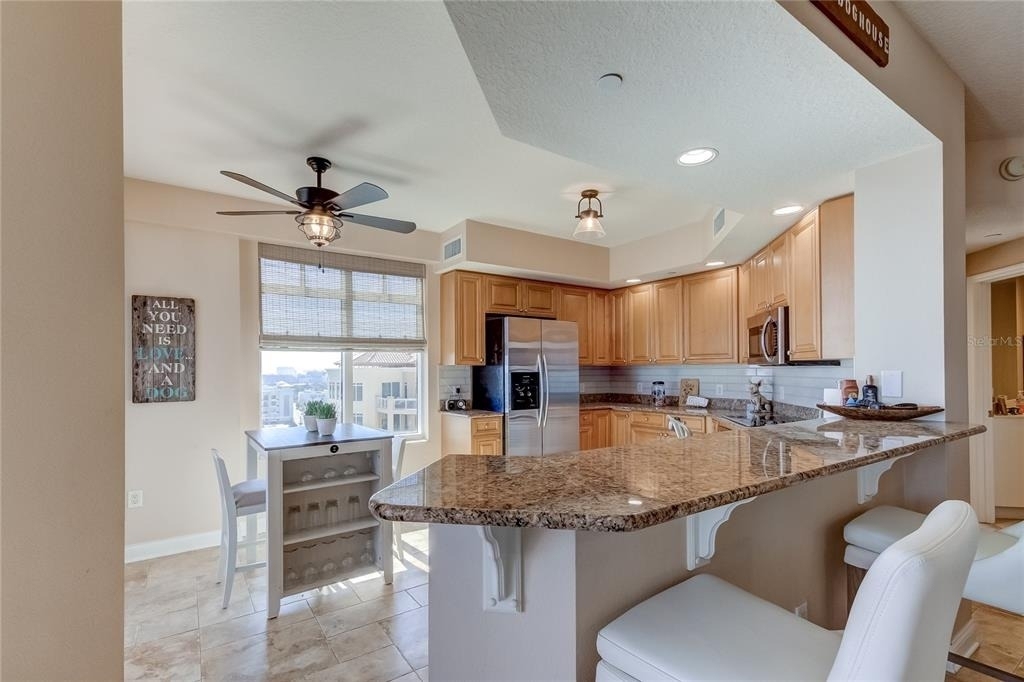 521 Mandalay Avenue - Photo 4