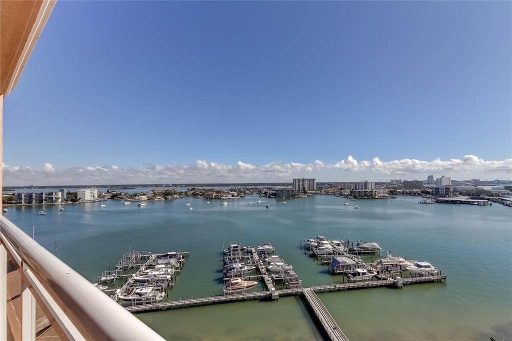 521 Mandalay Avenue - Photo 20