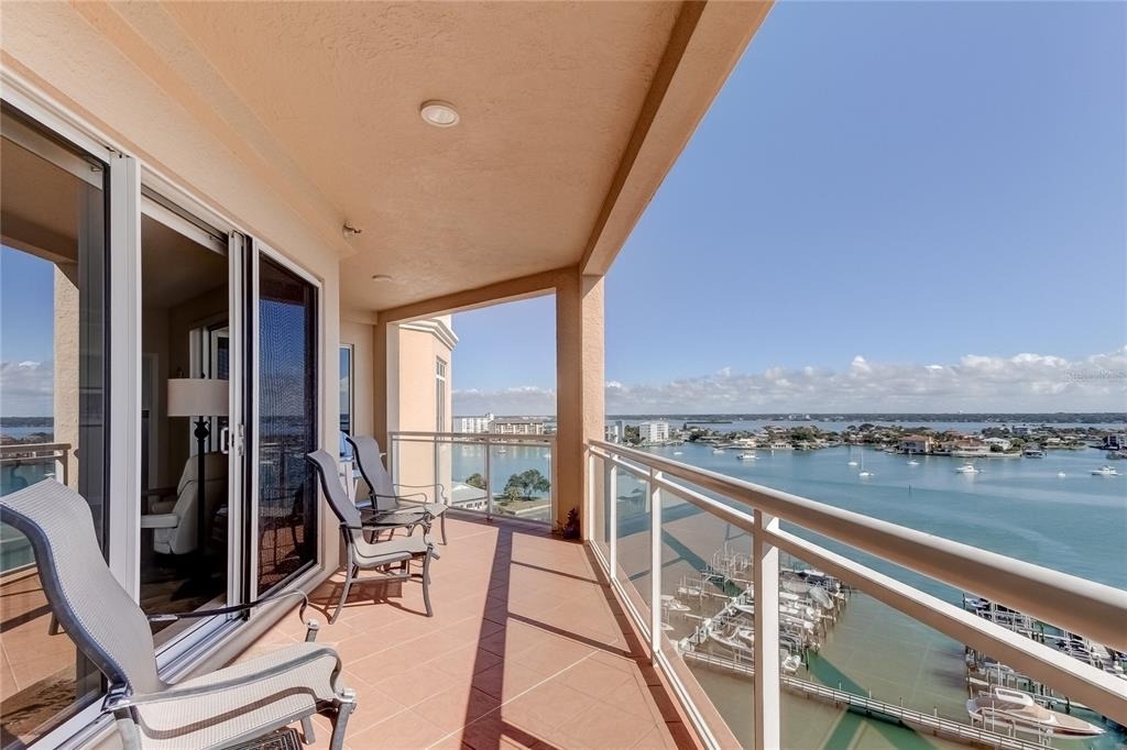 521 Mandalay Avenue - Photo 17