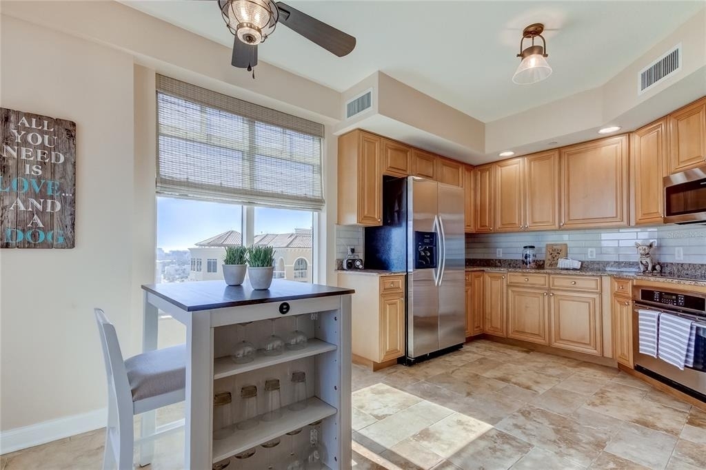 521 Mandalay Avenue - Photo 11