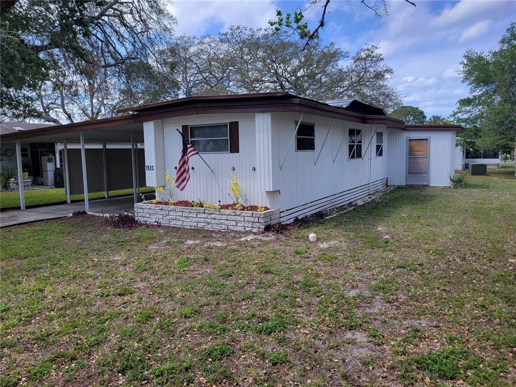 7513 Highpoint Boulevard - Photo 2