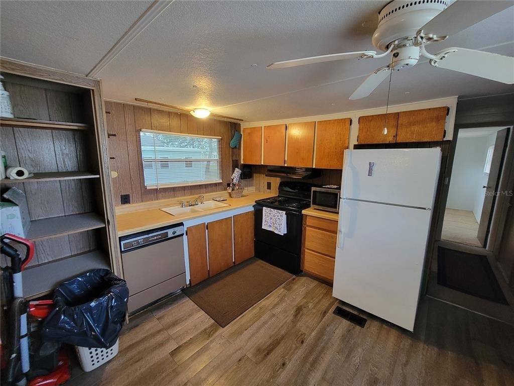 7513 Highpoint Boulevard - Photo 7