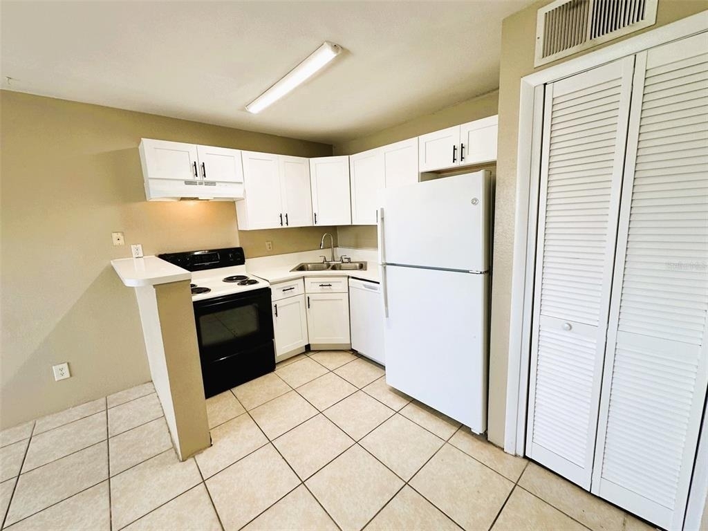 4760 Walden Circle - Photo 5