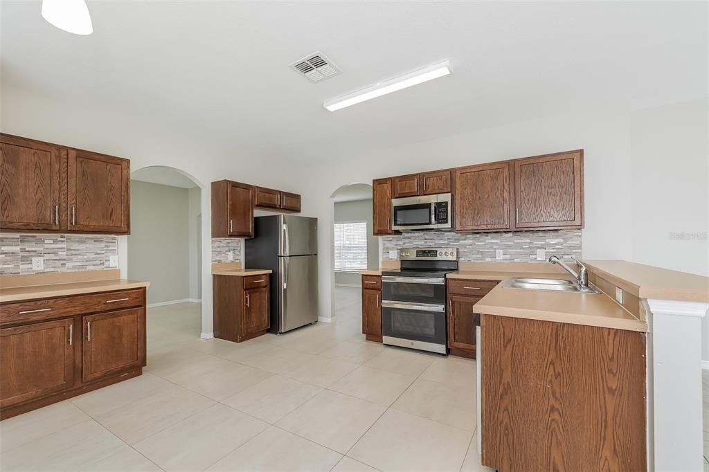 133 Carlisle Court - Photo 3