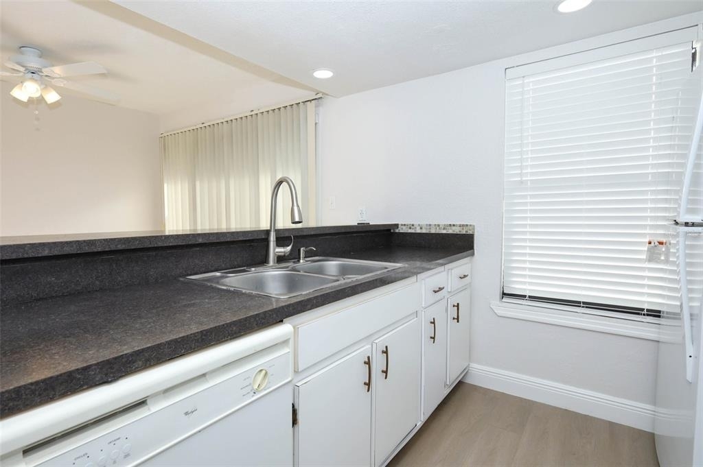 4029 Henley Road - Photo 3