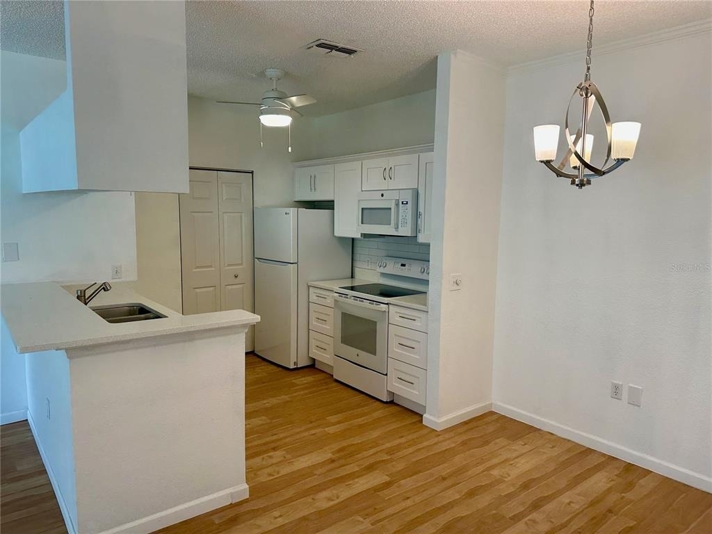 624 Arbor Lakes Circle - Photo 3