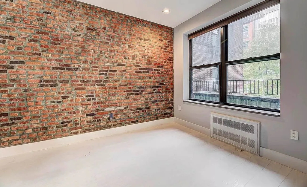 195 Stanton Street - Photo 2