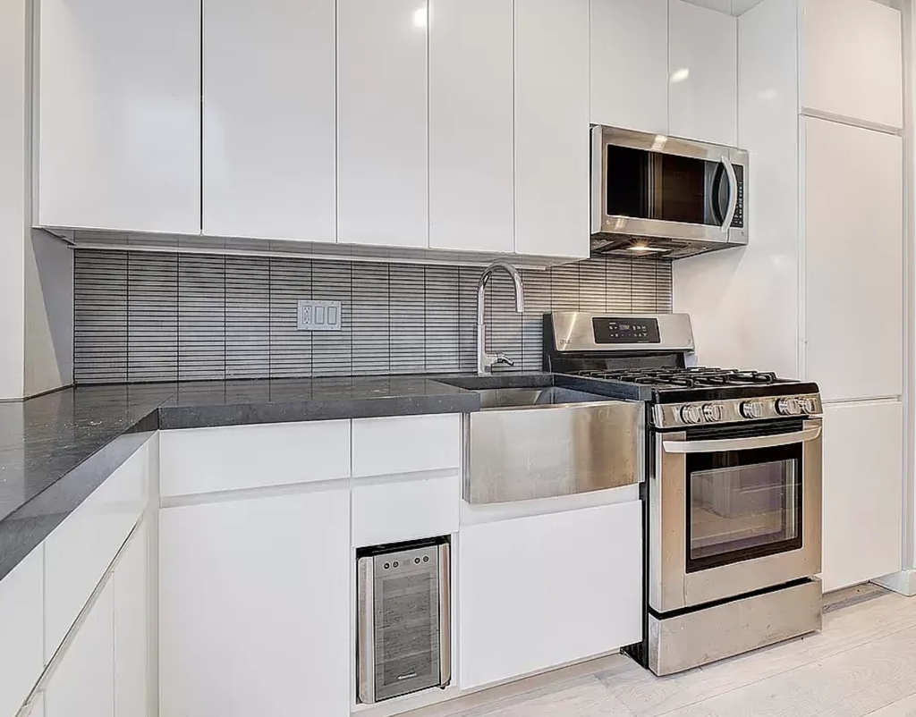 195 Stanton Street - Photo 1
