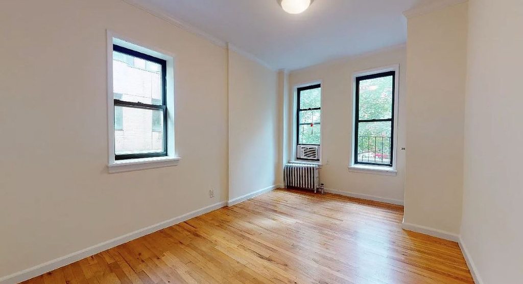 East 38th Street - Photo 3