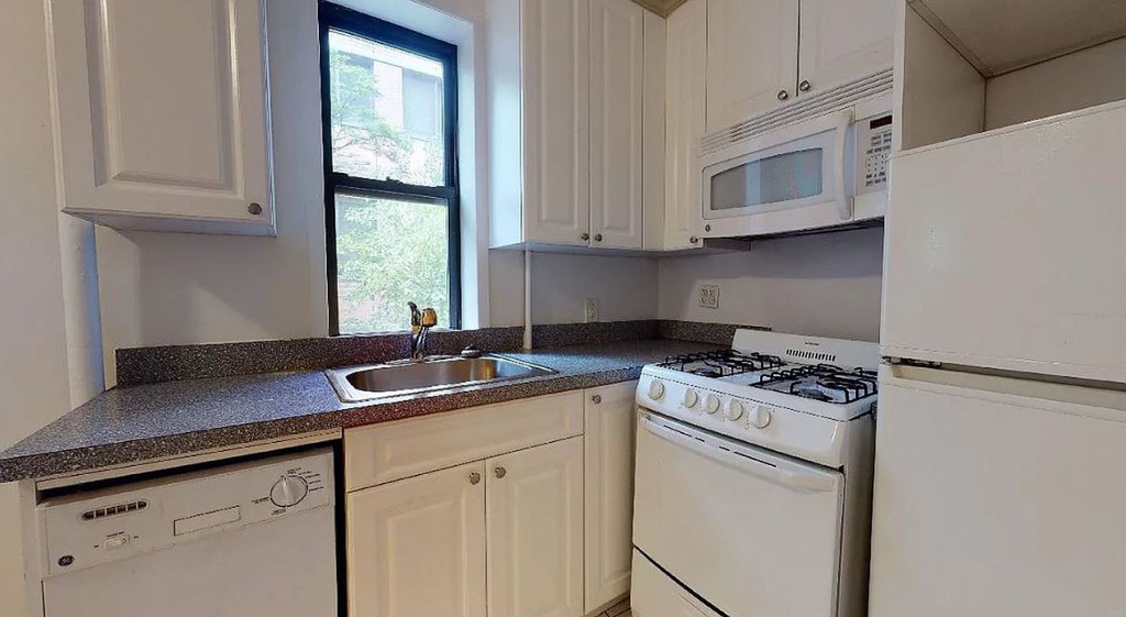 East 38th Street - Photo 2