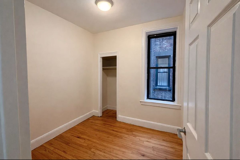 East 38th Street - Photo 4