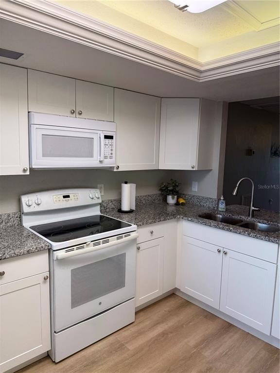 4711 Santa Barbara Boulevard - Photo 2
