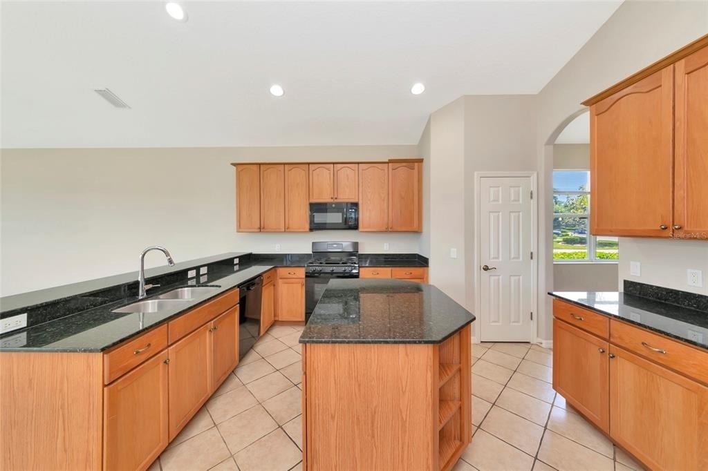 12079 Aster Avenue - Photo 7