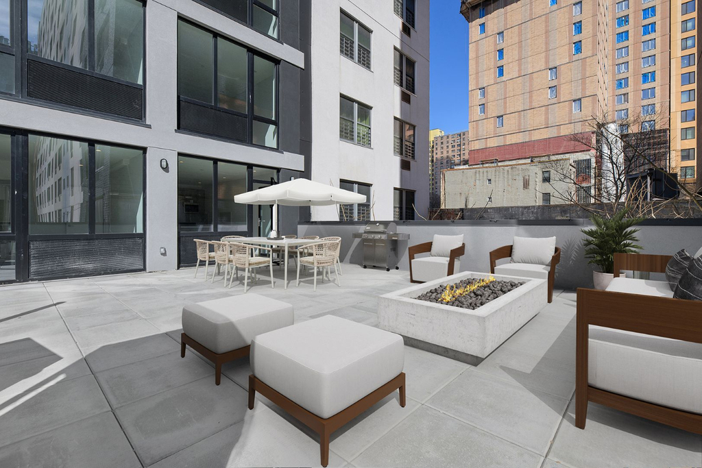 1661 Madison Avenue - Photo 2