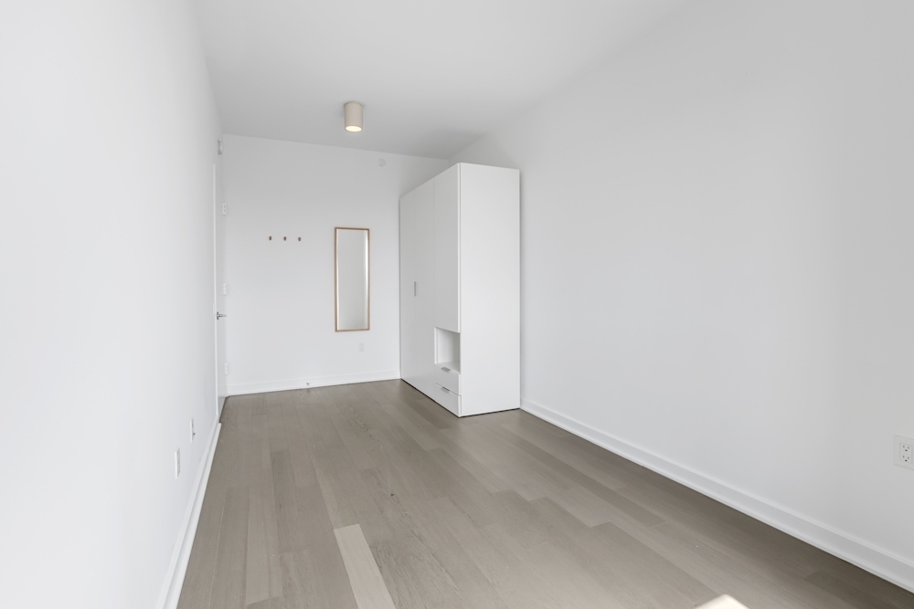 29-22 Northern Blvd - Photo 4
