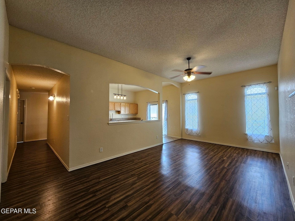 10909 Northview Drive - Photo 11