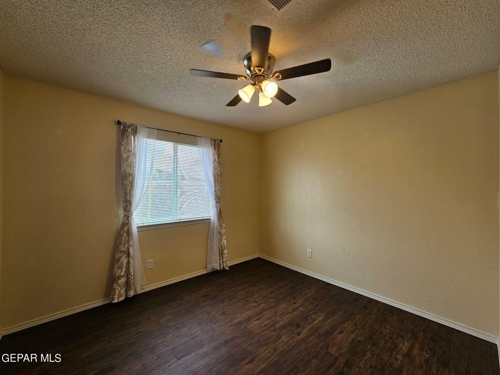 10909 Northview Drive - Photo 8