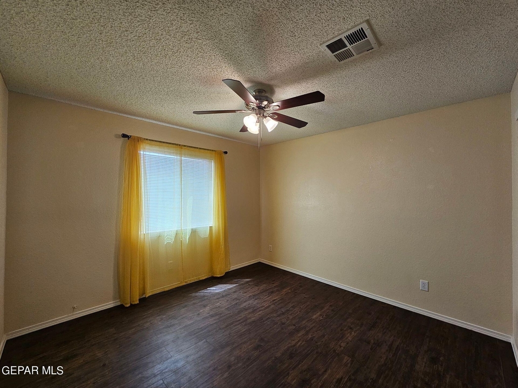 10909 Northview Drive - Photo 6