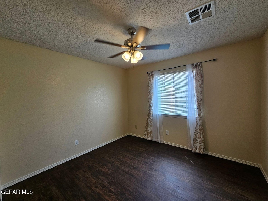 10909 Northview Drive - Photo 10