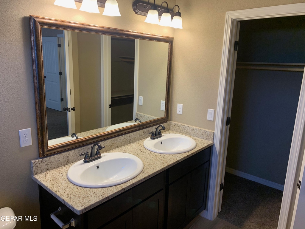 13668 Garforth Avenue - Photo 5