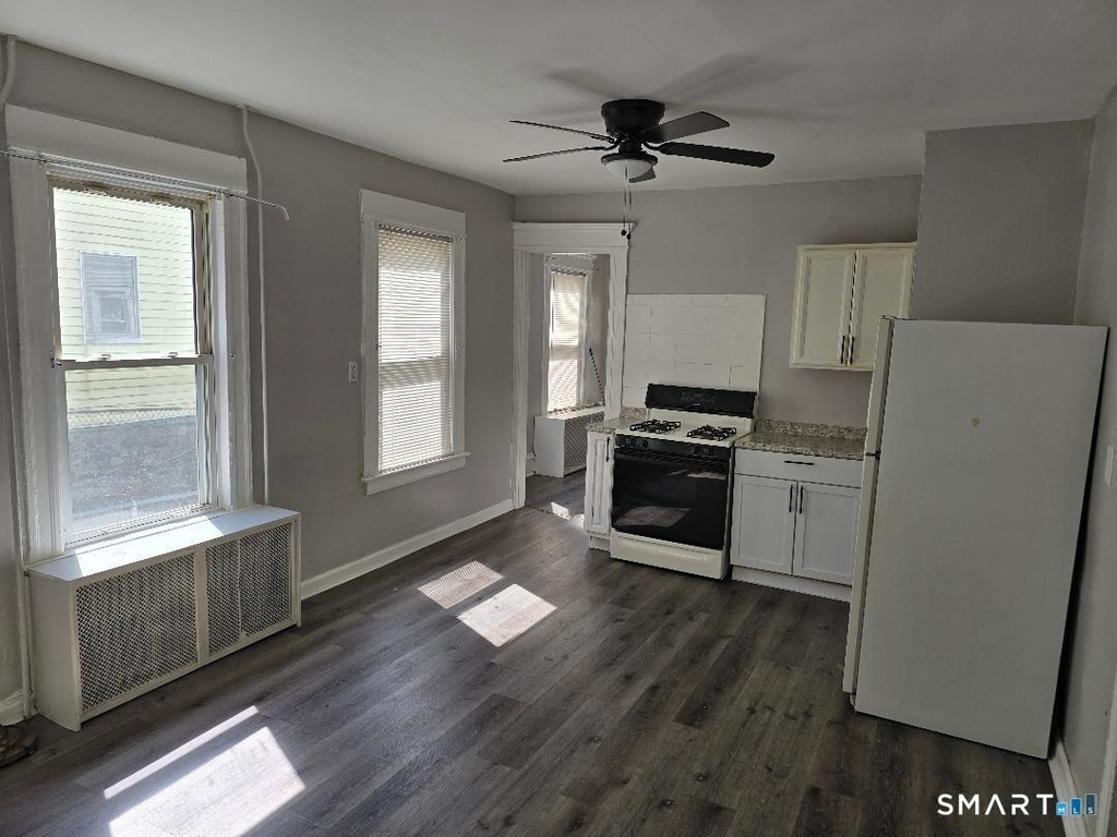 154 Plaza Avenue - Photo 4