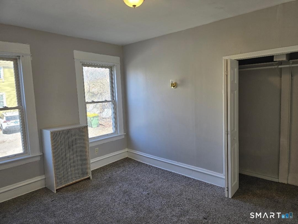 154 Plaza Avenue - Photo 2