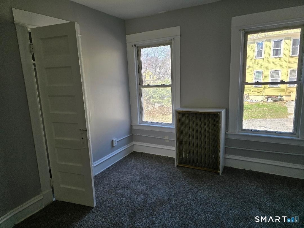154 Plaza Avenue - Photo 3