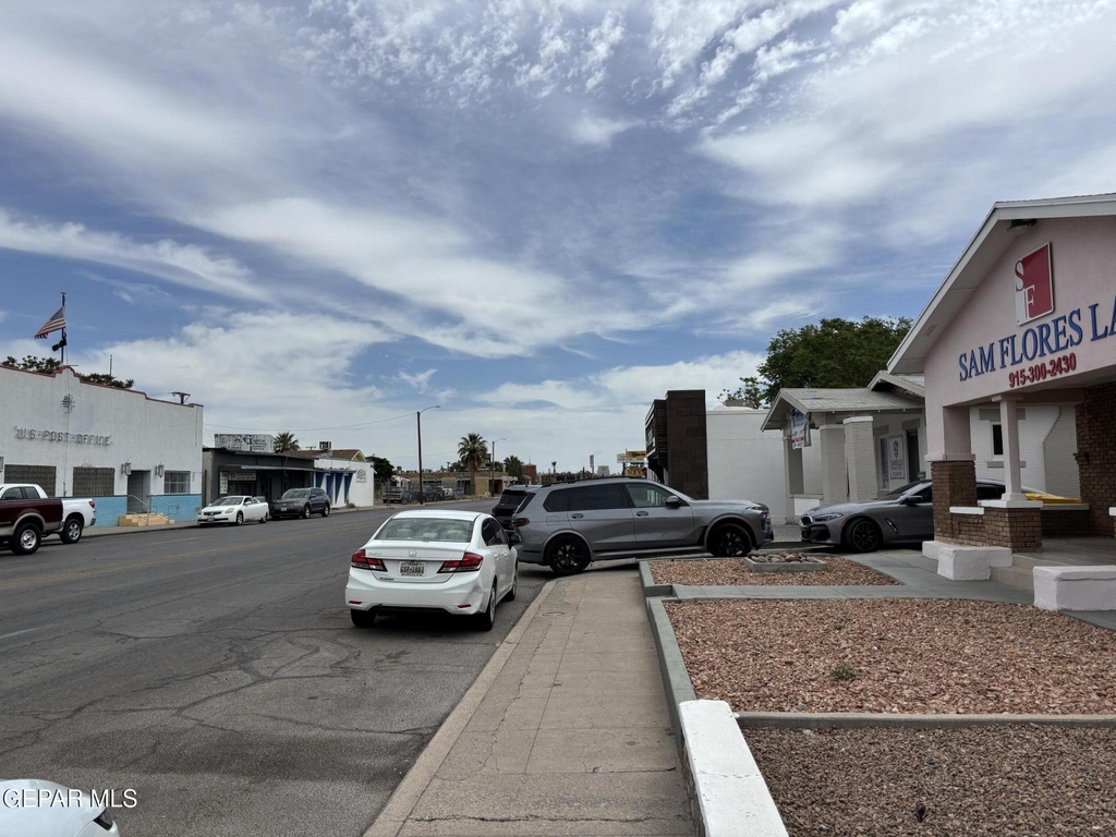3004 Yandell Drive - Photo 4