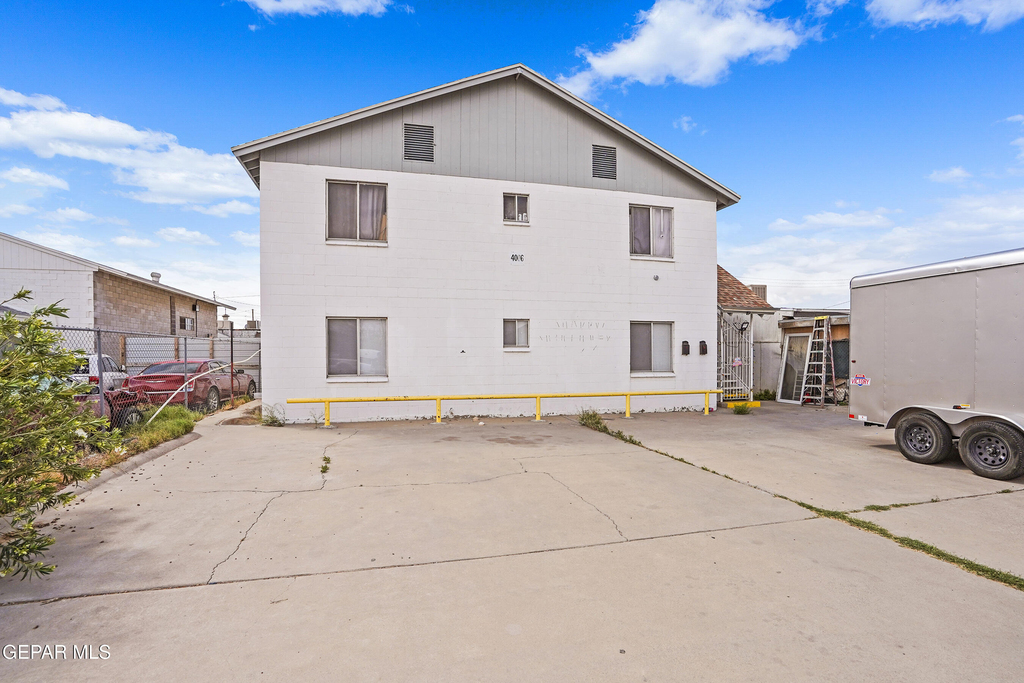 4006 Laredo Avenue - Photo 0