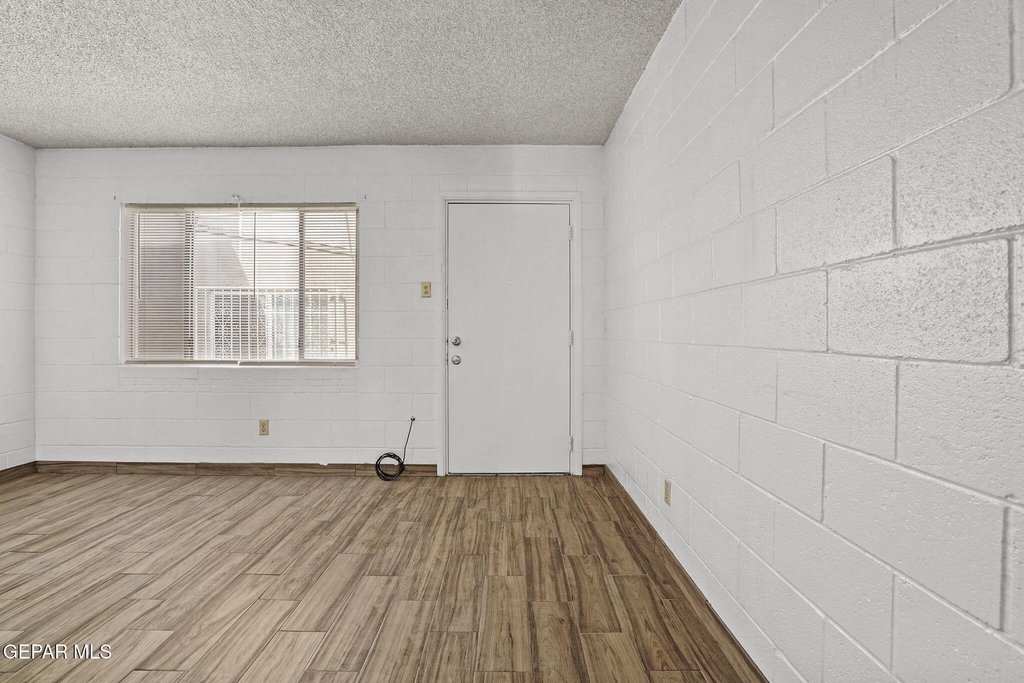 4006 Laredo Avenue - Photo 2