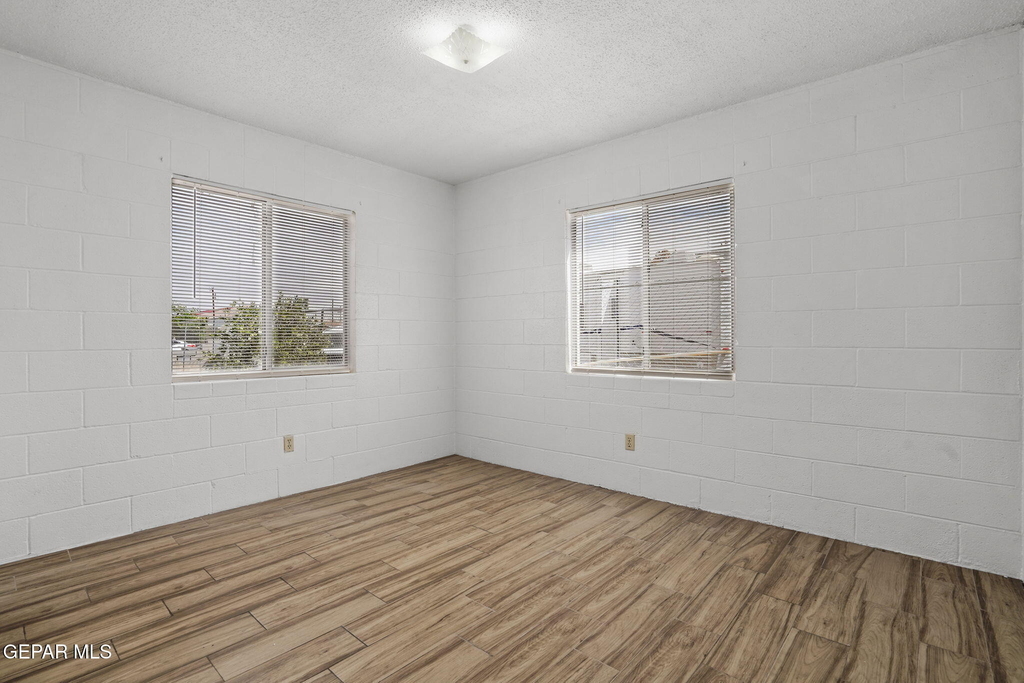 4006 Laredo Avenue - Photo 4