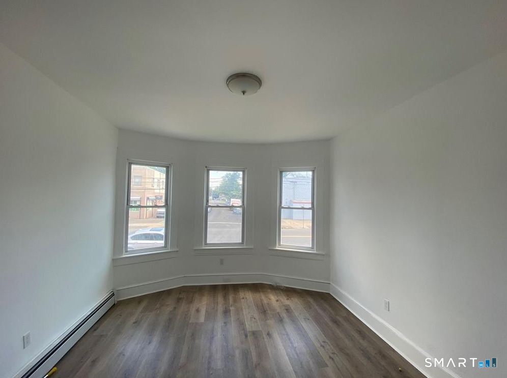 220 Maplewood Avenue - Photo 3