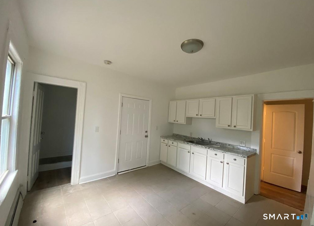 220 Maplewood Avenue - Photo 7