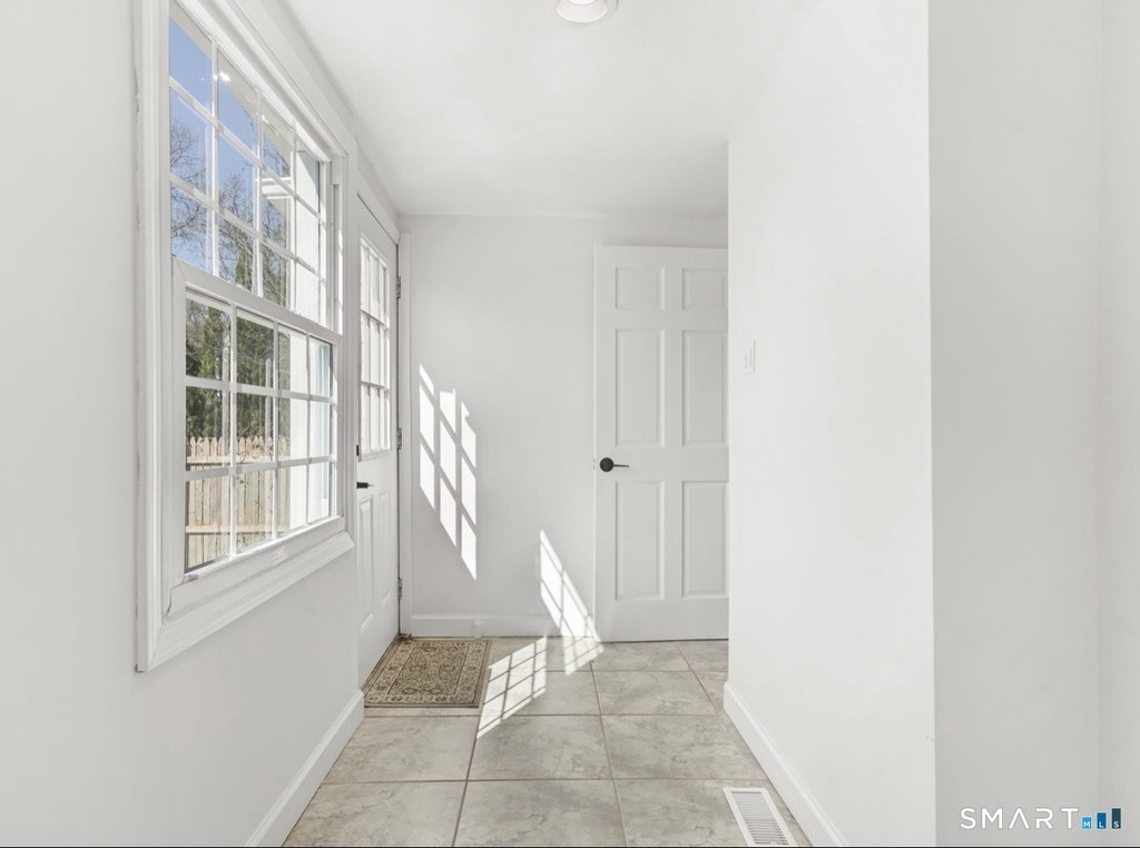 709 Tunxis Hill Road - Photo 8