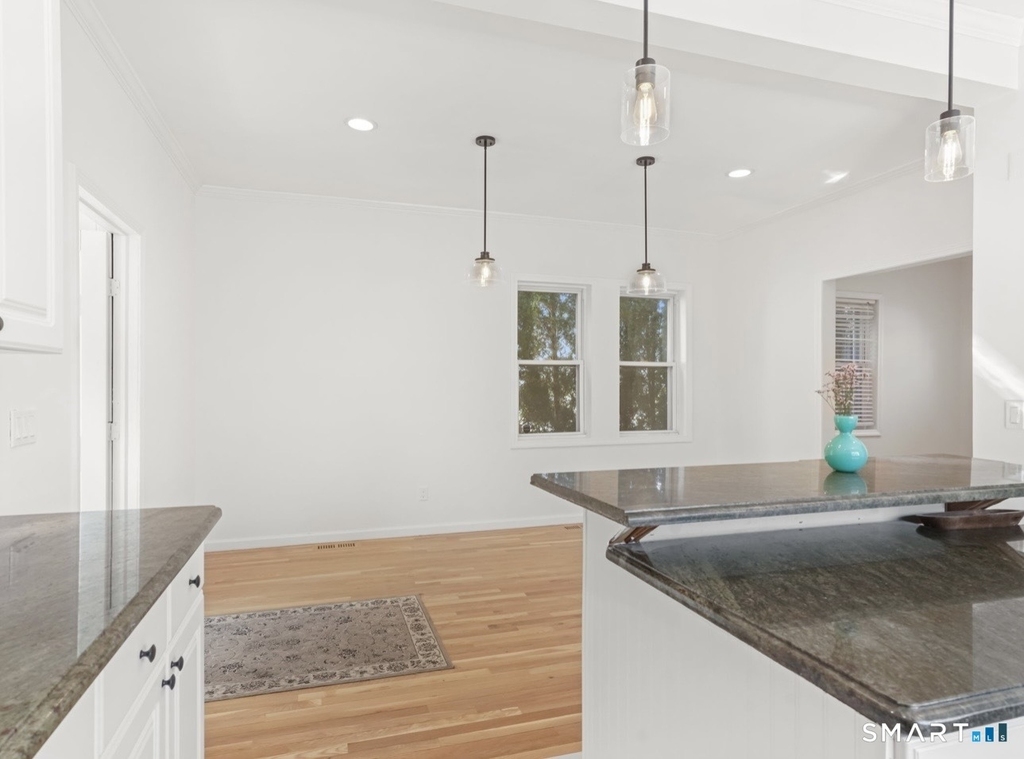 709 Tunxis Hill Road - Photo 4