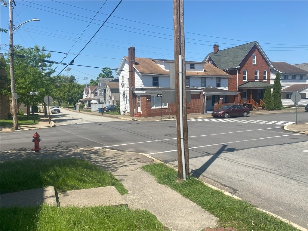 201 Irving Ave. - Photo 15